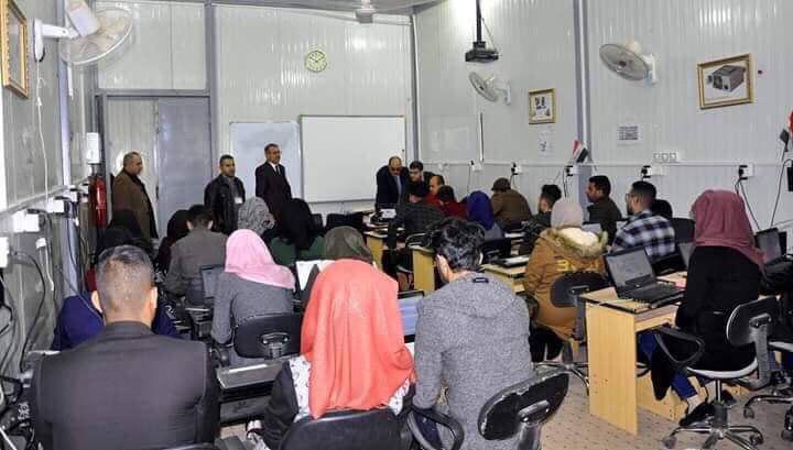 كلية الهندسة في جامعة القادسية تجري امتحان اللغة الانكليزية الكترونيا