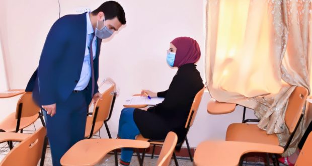 عميد كلية العلوم في جامعة القادسية يتفقد سير الامتحانات الحضورية للدراسات الاولية