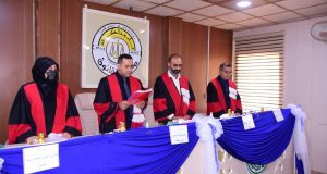 تدريسي في كلية القانون بجامعة القادسية يترأس لجنة مناقشة رسالة ماجستير في جامعة الكوفة