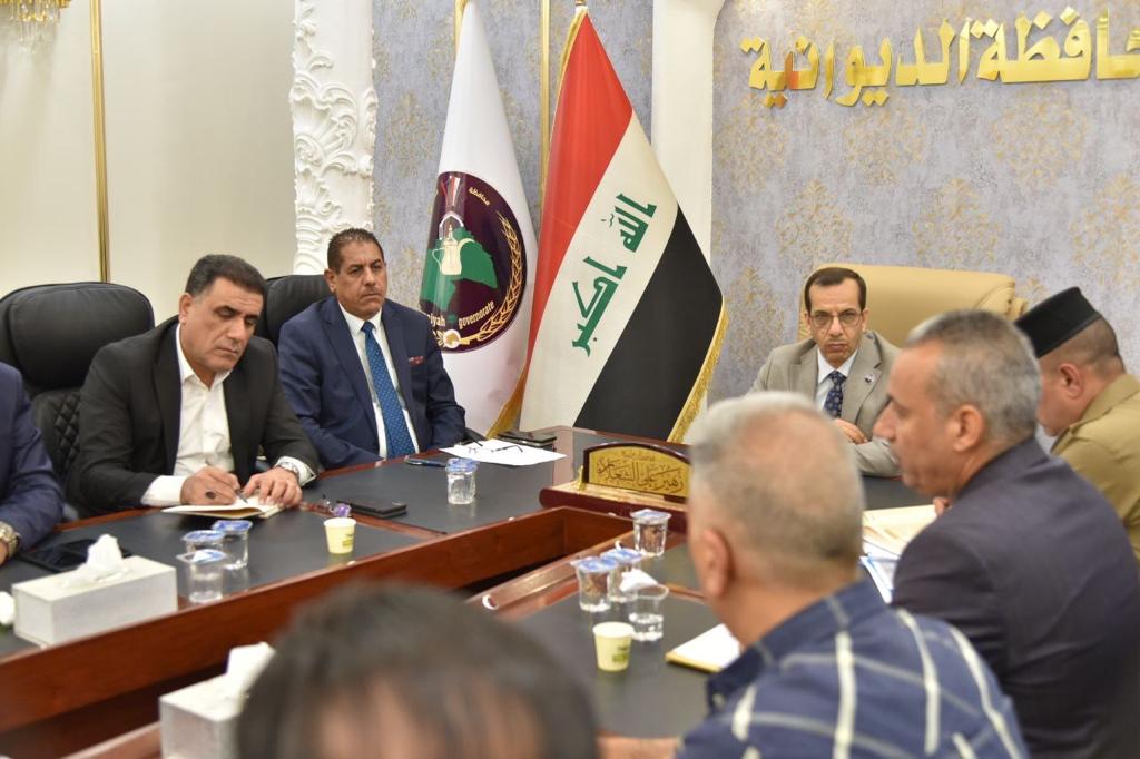رئيس جامعة القادسية يشارك باجتماع خلية الأزمة المنعقد برئاسة محافظ الديوانية في ديوان المحافظة.