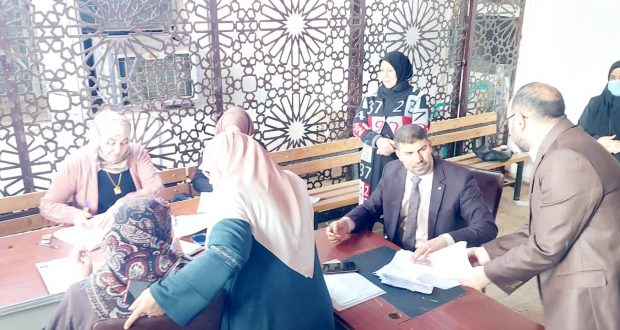 اشرف السيد عميد كلية التربية الاستاذ الدكتور ستار حميد حمزة الجنابي على شعبة التسجيل في كلية التربية بجامعة القادسية لتواصل العمل بإنجاز وثائق الخريجين